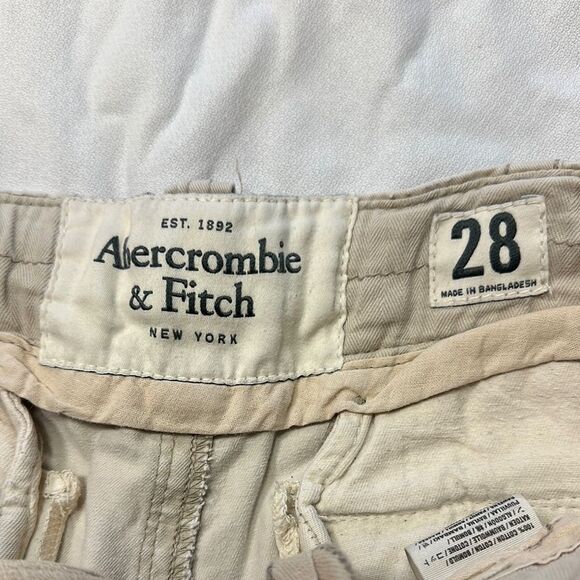 Abercrombie & Fitch Tan Cargo Shorts Relaxed Fit - Picture 2 of 5